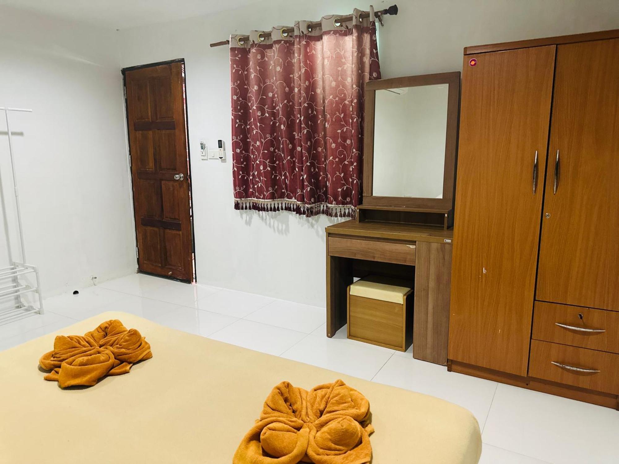 Bang Sit Guest House Phi Phi Don Exterior foto