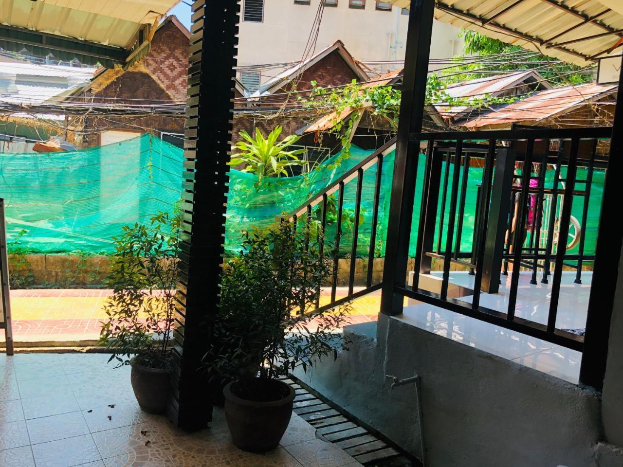 Bang Sit Guest House Phi Phi Don Exterior foto